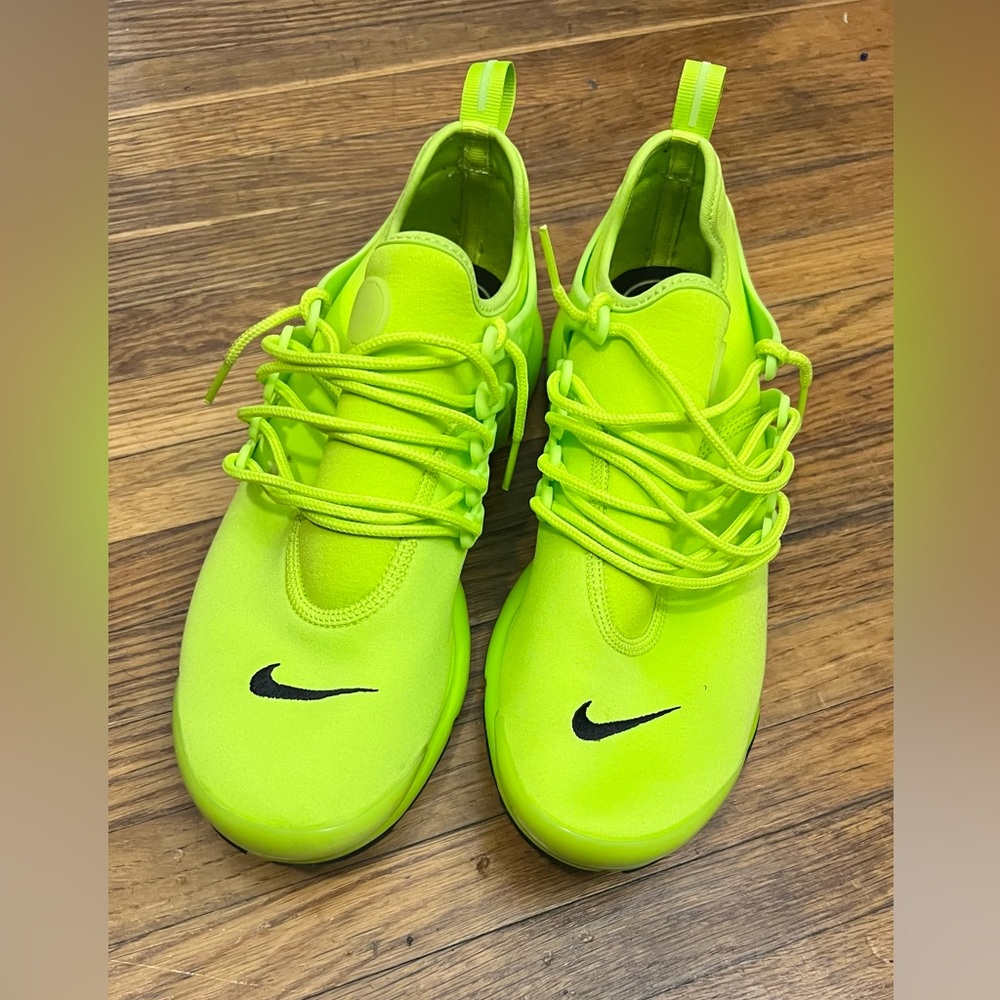 Women Nike prestos